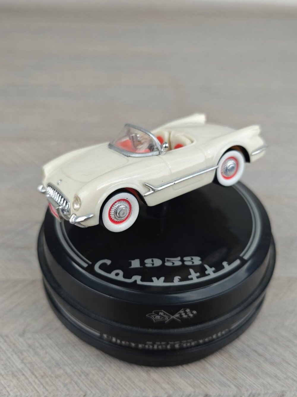 1953 Chevrolet Corvette Musical Model Enesco Classics Collection Cream Red - Picture 7 of 9